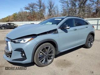2023 Infiniti QX55 Luxe z VIN 3PCAJ5JR9PF118989, wystawiony jako Copart lot #48352715 z przebiegiem 13 558 mil mil oraz Szkody całkowita. Historia ofert i sprzedaży dostępna na DreamBid. Obrazek 1.