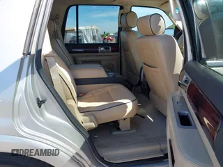 2006 Lincoln Navigator Luxury with VIN 5LMFU28516LJ13630, listed as a IAAI auction lot 42003960 with 139,505 mi miles. Bid and sale history available at carsss.com. Image 8.
