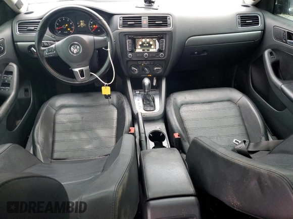 2013 Volkswagen Jetta SEL с VIN 3VWLX7AJ6DM368577, выставлен на аукционе Copart как лот 85482604 с пробегом 134 577 миль миль и Списание • Salvage title. История ставок и продаж доступна на DreamBid. Изображение 8.