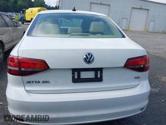 2016 Volkswagen Jetta SEL z VIN 3VWL07AJ0GM376263, wystawiony jako IAAI lot #42728100 z przebiegiem 213 315 mil mil oraz . Historia ofert i sprzedaży dostępna na DreamBid. Obrazek 16.