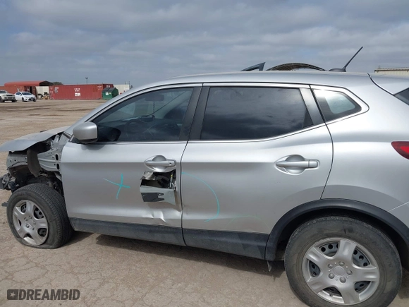2018 Nissan Rogue Sport SV with VIN JN1BJ1CR6JW263293, listed as a IAAI auction lot 41740293 with 233,641 mi miles. Bid and sale history available at carsss.com. Image 15.