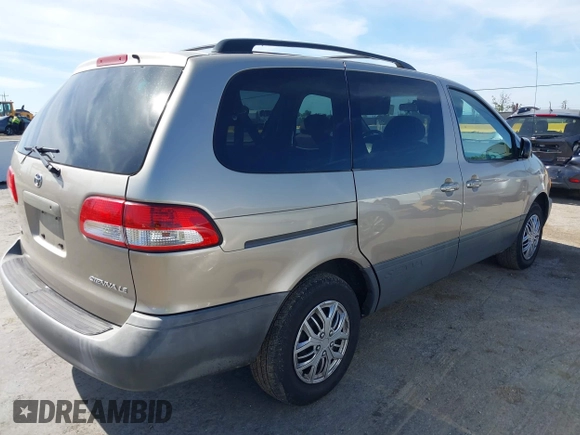 2003 Toyota Sienna LE with VIN 4T3ZF13C03U555015, listed as a IAAI auction lot 42202984 with 260,895 mi miles and . Bid and sale history available at carsss.com. Image 4.