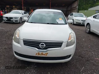 2008 Nissan Altima 2.5 S with VIN 1N4AL21E88C175825, listed as a IAAI auction lot 42081166 with 232,697 mi miles. Bid and sale history available at carsss.com. Image 6.
