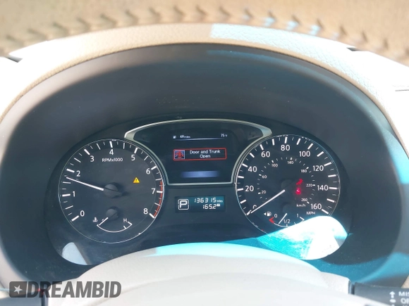 2014 Nissan Altima S with VIN 1N4AL3APXEC406131, listed as a IAAI auction lot 42172846 with 136,315 mi miles and . Bid and sale history available at carsss.com. Image 7.