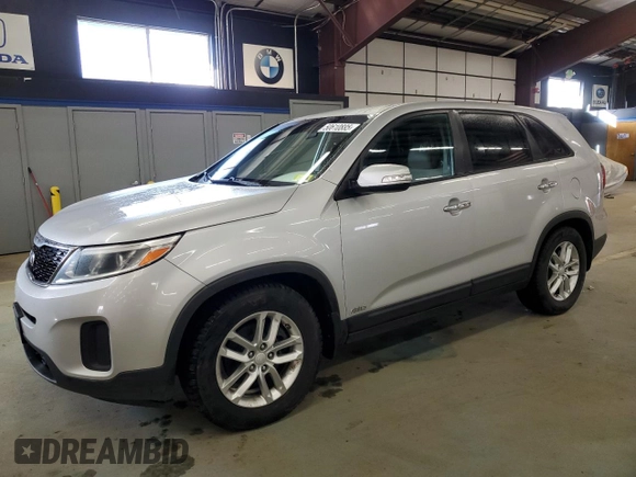 2015 Kia Sorento LX with VIN 5XYKTCA60FG593933, listed as a Copart auction lot 50610885 with 293,416 mi miles and Clean Title. Bid and sale history available at DreamBid. Image 1.