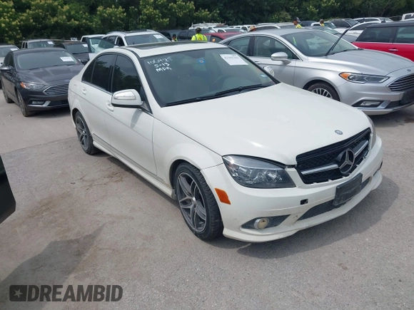 2009 Mercedes-Benz C 300 Sport z VIN WDDGF54XX9R068595, wystawiony jako IAAI lot #42362763 z przebiegiem 184 820 mil mil oraz . Historia ofert i sprzedaży dostępna na DreamBid. Obrazek 1.