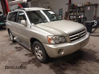 2003 Toyota Highlander z VIN JTEGD21A930059019, wystawiony jako IAAI lot #41479574 z przebiegiem 134 045 mil mil oraz . Historia ofert i sprzedaży dostępna na DreamBid. Obrazek 1.
