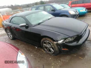 2014 Ford Mustang V6 with VIN 1ZVBP8EM8E5262595, listed as a IAAI auction lot 41754844 with 187,459 mi miles. Bid and sale history available at carsss.com. Image 1.