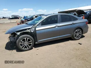 2024 Volkswagen Jetta Sport z VIN 3VWBM7BU1RM008606, wystawiony jako Copart lot #57120815 z przebiegiem 11 987 mil mil oraz Szkoda całkowita • Salvage title. Historia ofert i sprzedaży dostępna na DreamBid. Obrazek 1.
