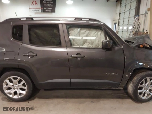 2018 Jeep Renegade Latitude with VIN ZACCJABB0JPH53344, listed as a IAAI auction lot 41529063 with 102,758 mi miles. Bid and sale history available at carsss.com. Image 12.