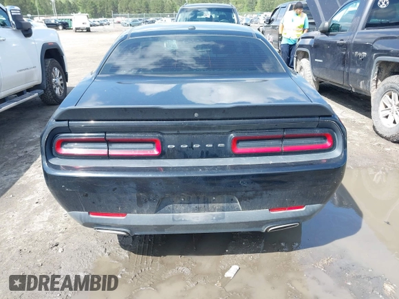 2019 Dodge Challenger SXT z VIN 2C3CDZAG3KH507625, wystawiony jako IAAI lot #41915138 z przebiegiem 125 619 mil mil oraz . Historia ofert i sprzedaży dostępna na DreamBid. Obrazek 16.