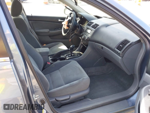 2007 Honda Accord LX z VIN 1HGCM56477A128749, wystawiony jako IAAI lot #42124244 z przebiegiem 224 288 mil mil oraz . Historia ofert i sprzedaży dostępna na DreamBid. Obrazek 5.