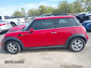 2012 MINI Hardtop с VIN WMWSU3C53CT539928, выставлен на аукционе IAAI как лот 42060966 с пробегом 147 343 миль миль и . История ставок и продаж доступна на DreamBid. Изображение 13.