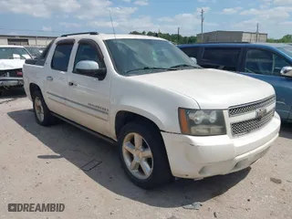 2008 Chevrolet Avalanche LT w/2LT with VIN 3GNEC12028G250998, listed as a IAAI auction lot 42056165 with 273,777 mi miles. Bid and sale history available at carsss.com. Image 1.