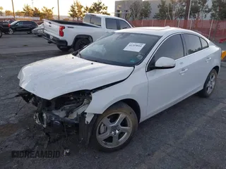 2012 Volvo S60 T5 with VIN YV1622FS7C2041060, listed as a IAAI auction lot 41319044 with 1 mi miles. Bid and sale history available at carsss.com. Image 2.