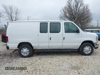 2013 Ford Econoline Cargo Commercial z VIN 1FTNE2EW5DDA32862, wystawiony jako IAAI lot #42012064 z przebiegiem 123 985 mil mil oraz . Historia ofert i sprzedaży dostępna na DreamBid. Obrazek 13.