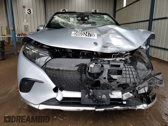 2023 Mercedes-Benz EQS 450 z VIN 4JGDM2EB6PA024248, wystawiony jako Copart lot #56052475 z przebiegiem 13 760 mil mil oraz Szkoda całkowita • Salvage title. Historia ofert i sprzedaży dostępna na DreamBid. Obrazek 5.