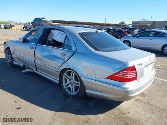 2006 Mercedes-Benz S-Class 5.0L with VIN WDBNG75J16A484001, listed as a IAAI auction lot 41665498 with 1 mi miles. Bid and sale history available at carsss.com. Image 3.
