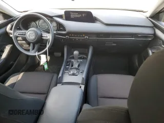 2022 Mazda 3 2.0 with VIN 3MZBPAA77NM309021, listed as a Copart auction lot 68997674 with 13,568 mi miles and Salvage Title. Bid and sale history available at DreamBid. Image 8.
