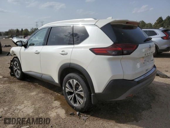 2021 Nissan Rogue SV z VIN JN8AT3BB5MW205669, wystawiony jako Copart lot #54532685 z przebiegiem 61 407 mil mil oraz Szkoda całkowita • Salvage title. Historia ofert i sprzedaży dostępna na DreamBid. Obrazek 2.