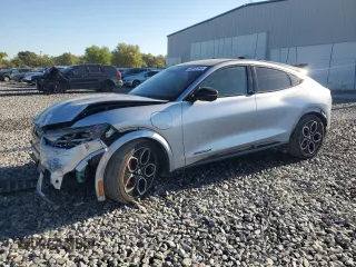 2022 Ford Mustang Mach-E GT z VIN 3FMTK4SE8NMA28748, wystawiony jako Copart lot #48970145 z przebiegiem 44 771 mil mil oraz Szkoda całkowita • Salvage title. Historia ofert i sprzedaży dostępna na DreamBid. Obrazek 1.
