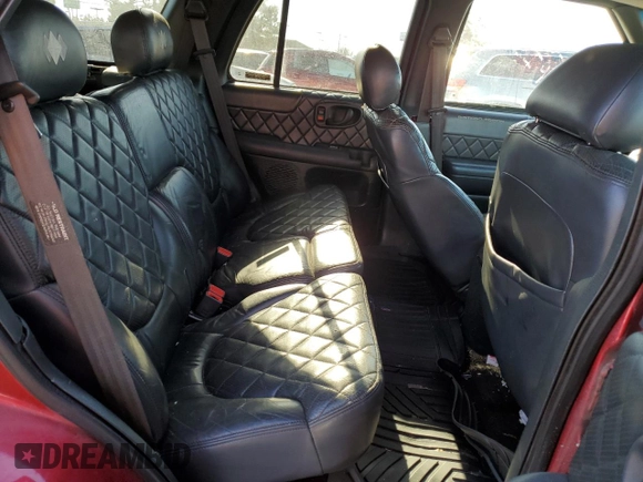 2000 GMC Envoy with VIN 1GKDT13W6Y2354558, listed as a Copart auction lot 42654665 with 201,547 mi miles and Salvage Title. Bid and sale history available at carsss.com. Image 11.