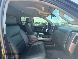 2017 GMC Sierra 1500 SLT z VIN 1GTV2NEC3HZ246368, wystawiony jako Copart lot #50406265 z przebiegiem 140 936 mil mil oraz Czysty tytuł • Clean title. Historia ofert i sprzedaży dostępna na DreamBid. Obrazek 5.