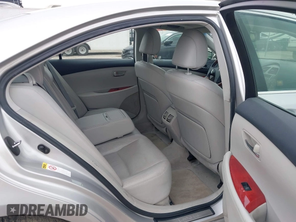 2007 Lexus ES 350 with VIN JTHBJ46G172112854, listed as a IAAI auction lot 42127021 with 177,660 mi miles. Bid and sale history available at carsss.com. Image 8.
