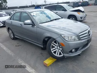 2008 Mercedes-Benz C 300 Sport z VIN WDDGF54X98R013750, wystawiony jako IAAI lot #42045793 z przebiegiem 43 134 mil mil oraz . Historia ofert i sprzedaży dostępna na DreamBid. Obrazek 1.