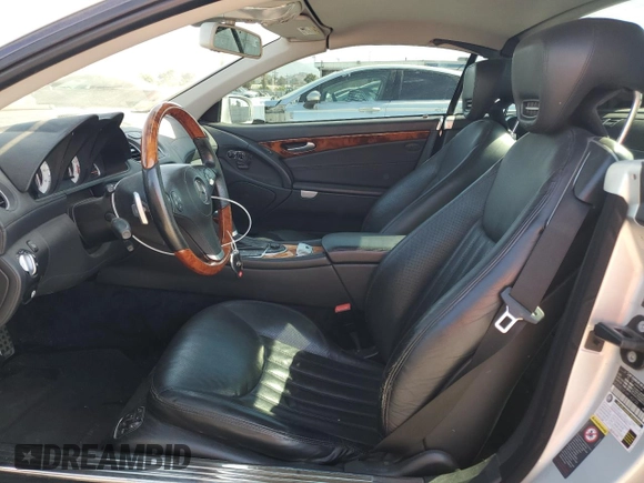 2009 Mercedes-Benz SL 550 z VIN WDBSK71F09F143733, wystawiony jako Copart lot #69045444 z przebiegiem 114 251 mil mil oraz Szkoda całkowita • Salvage title. Historia ofert i sprzedaży dostępna na DreamBid. Obrazek 7.