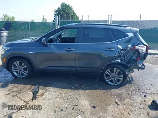 2021 Kia Seltos S z VIN KNDEUCAA2M7149395, wystawiony jako IAAI lot #42279753 z przebiegiem 27 074 mil mil oraz . Historia ofert i sprzedaży dostępna na DreamBid. Obrazek 15.