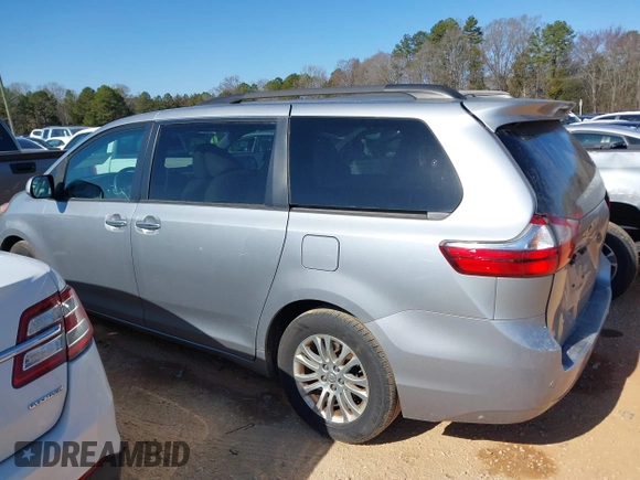 2016 Toyota Sienna XLE with VIN 5TDYK3DC4GS739785, listed as a IAAI auction lot 41513038 with 71,935 mi miles. Bid and sale history available at carsss.com. Image 15.
