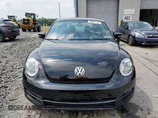 2015 Volkswagen Beetle Fleet Edition z VIN 3VWF17AT8FM656779, wystawiony jako Copart lot #60291145 z przebiegiem 42 850 mil mil oraz Szkoda całkowita • Salvage title. Historia ofert i sprzedaży dostępna na DreamBid. Obrazek 5.