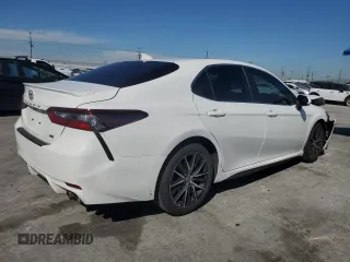 2022 Toyota Camry SE with VIN 4T1G11AK1NU656303, listed as a Copart auction lot 52543515 with 51,239 mi miles and Salvage Title. Bid and sale history available at DreamBid. Image 3.