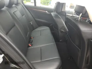 2008 Mercedes-Benz C 300 Sport z VIN WDDGF54X58R040265, wystawiony jako Copart lot #60092695 z przebiegiem 101 783 mil mil oraz Szkoda całkowita • Salvage title. Historia ofert i sprzedaży dostępna na DreamBid. Obrazek 10.