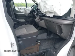 2021 Ford Transit Cargo z VIN 1FTBF4X81MKA80705, wystawiony jako IAAI lot #41929575 z przebiegiem Nie podano mil oraz . Historia ofert i sprzedaży dostępna na DreamBid. Obrazek 5.