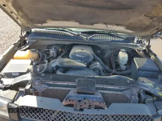 2003 Chevrolet Silverado 1500HD LS z VIN 1GCGK13UX3F108575, wystawiony jako Copart lot #74129704 z przebiegiem 164 308 mil mil oraz Szkoda całkowita • Salvage title. Historia ofert i sprzedaży dostępna na DreamBid. Obrazek 13.