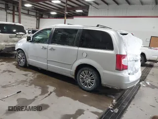 2011 Chrysler Town & Country Limited with VIN 2A4RR6DG3BR698226, listed as a IAAI auction lot 41598412 with 184,998 mi miles. Bid and sale history available at carsss.com. Image 3.