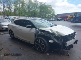 2017 Nissan Maxima SV z VIN 1N4AA6AP3HC434557, wystawiony jako IAAI lot #42203547 z przebiegiem 121 518 mil mil oraz . Historia ofert i sprzedaży dostępna na DreamBid. Obrazek 1.
