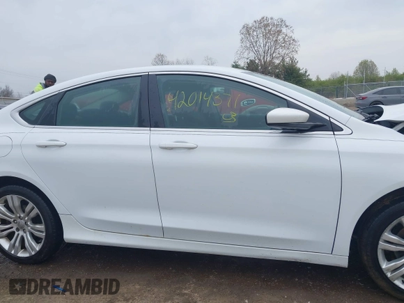 2015 Chrysler 200 Limited с VIN 1C3CCCABXFN588950, выставлен на аукционе IAAI как лот 42014371 с пробегом 152 928 миль миль и . История ставок и продаж доступна на DreamBid. Изображение 14.