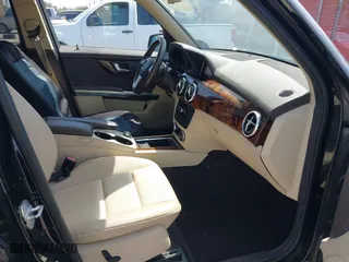 2013 Mercedes-Benz GLK-Class GLK 350 with VIN WDCGG5HB7DG026938, listed as a IAAI auction lot 42096460 with 271,577 mi miles. Bid and sale history available at carsss.com. Image 5.