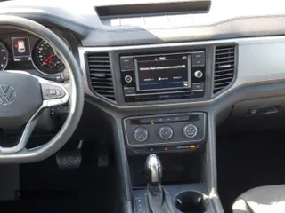 2020 Volkswagen Atlas S with VIN 1V2AC2CA8LC225330, listed as a Copart auction lot 42373235 with 100,470 mi miles and Clean title. Bid and sale history available at DreamBid. Image 8.