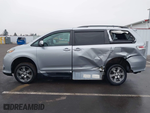 2017 Toyota Sienna SE with VIN 5TDXZ3DC4HS806247, listed as a IAAI auction lot 41323320 with 18,212 mi miles and . Bid and sale history available at DreamBid. Image 14.