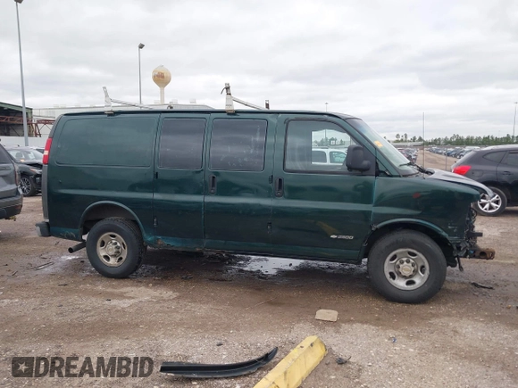 2004 Chevrolet Express Cargo Van with VIN 1GCGG25U541120927, listed as a IAAI auction lot 41279971 with 181,985 mi miles. Bid and sale history available at carsss.com. Image 13.