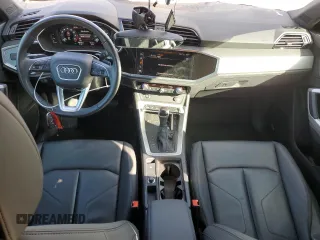 2024 Audi Q3 S line Premium z VIN WA1DECF35R1028206, wystawiony jako Copart lot #56335225 z przebiegiem 19 375 mil mil oraz Szkoda całkowita • Salvage title. Historia ofert i sprzedaży dostępna na DreamBid. Obrazek 8.