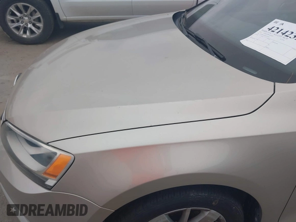 2015 Volkswagen Jetta Sedan 1.8T SE w/Connectivity with VIN 3VWD07AJ0FM231873, listed as a IAAI auction lot 42142327 with 156,230 mi miles. Bid and sale history available at carsss.com. Image 6.