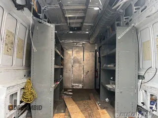 2020 Ford Transit Cargo с VIN 1FTBW3X8XLKB80889, выставлен на аукционе IAAI как лот 42835603 с пробегом 61 122 миль миль и . История ставок и продаж доступна на DreamBid. Изображение 4.