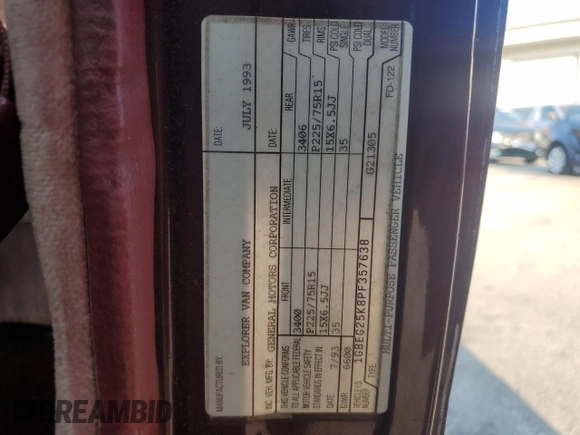 1993 Chevrolet Chevy Van z VIN 1GBEG25K8PF357638, wystawiony jako Copart lot #69878944 z przebiegiem 170 004 mil mil oraz Szkoda całkowita • Salvage title. Historia ofert i sprzedaży dostępna na DreamBid. Obrazek 13.