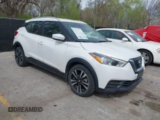 2020 Nissan Kicks SV with VIN 3N1CP5CVXLL545498, listed as a IAAI auction lot 41940641 with 74,554 mi miles. Bid and sale history available at carsss.com. Image 1.