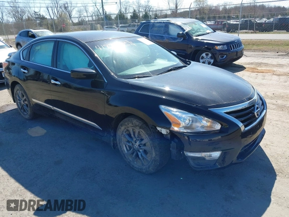 2015 Nissan Altima 2.5 S with VIN 1N4AL3AP7FN349408, listed as a IAAI auction lot 41839954 with 92,447 mi miles. Bid and sale history available at carsss.com. Image 1.